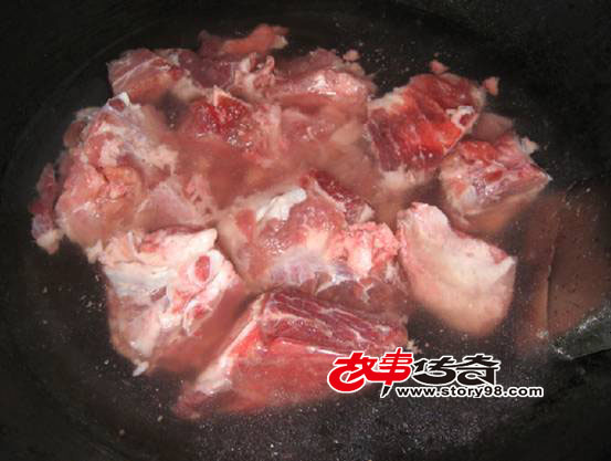 家常菜—猪大骨煲海带汤做法