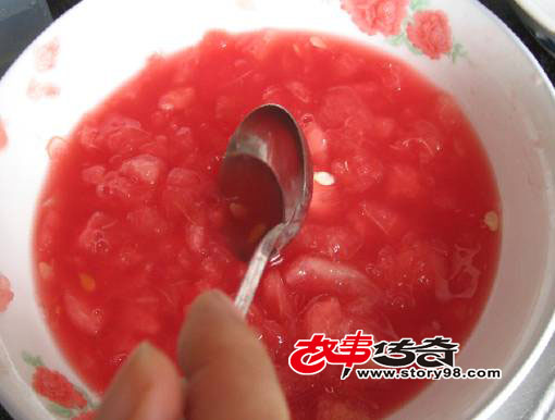 防暑有啥好办法—如何制作西瓜冰棒